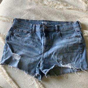 Old Navy Distressed Boyfriend Short